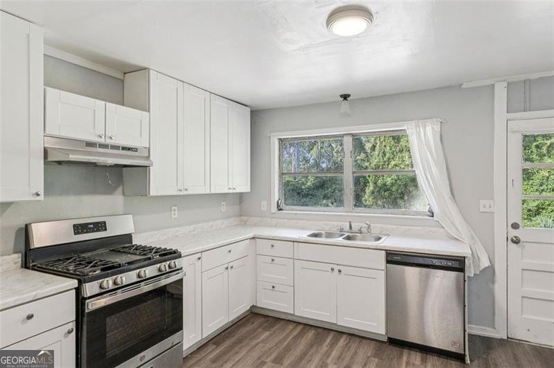 969 MOUNT AIRY Drive Atlanta - 14