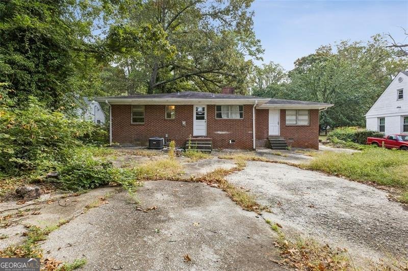 969 MOUNT AIRY Drive Atlanta - 16