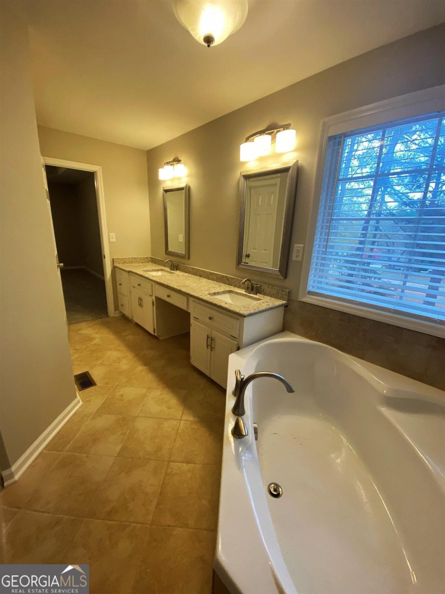 145 Oak Leaf Circle Eatonton - 1