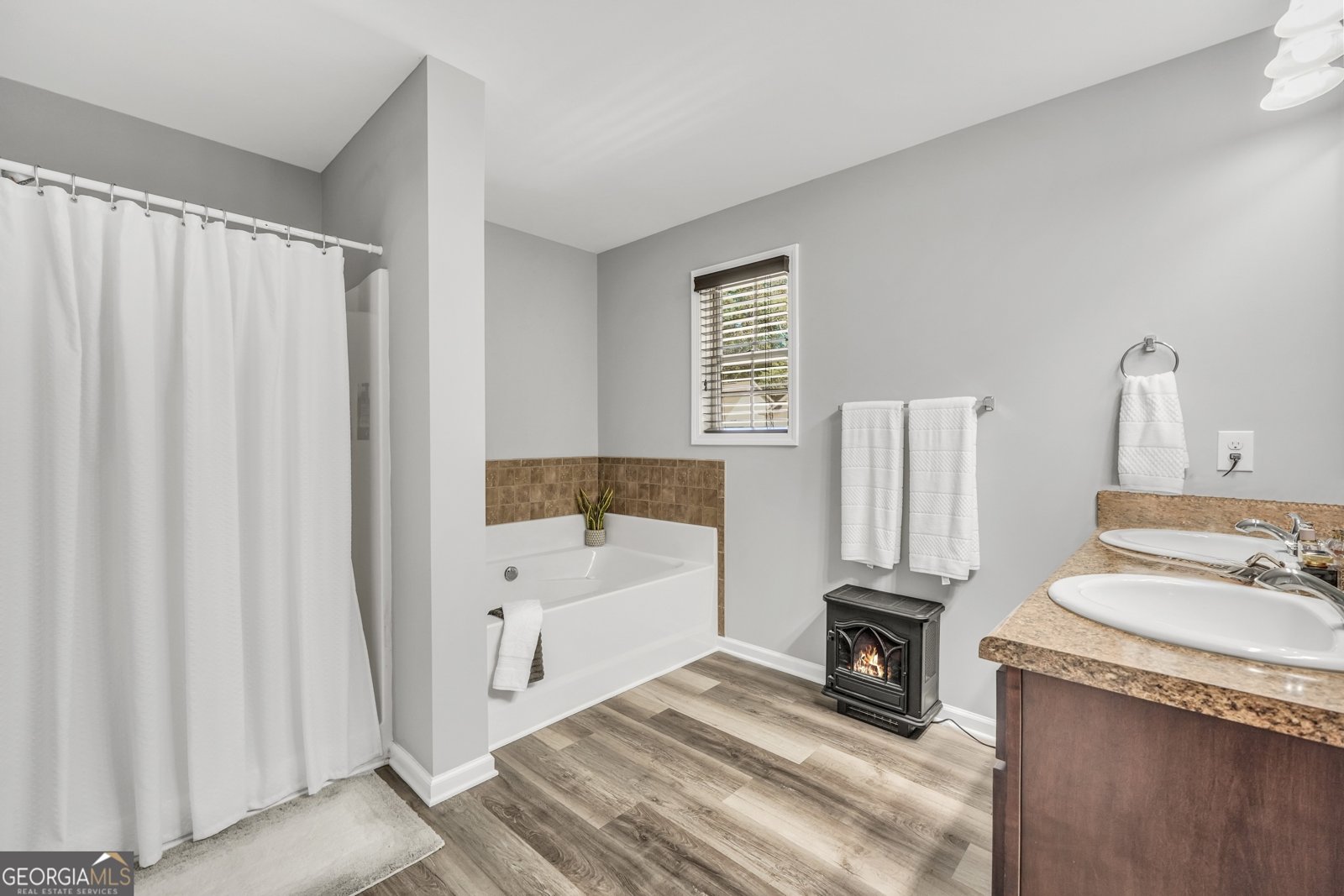 136 Kennedy Boulevard Jackson - 24