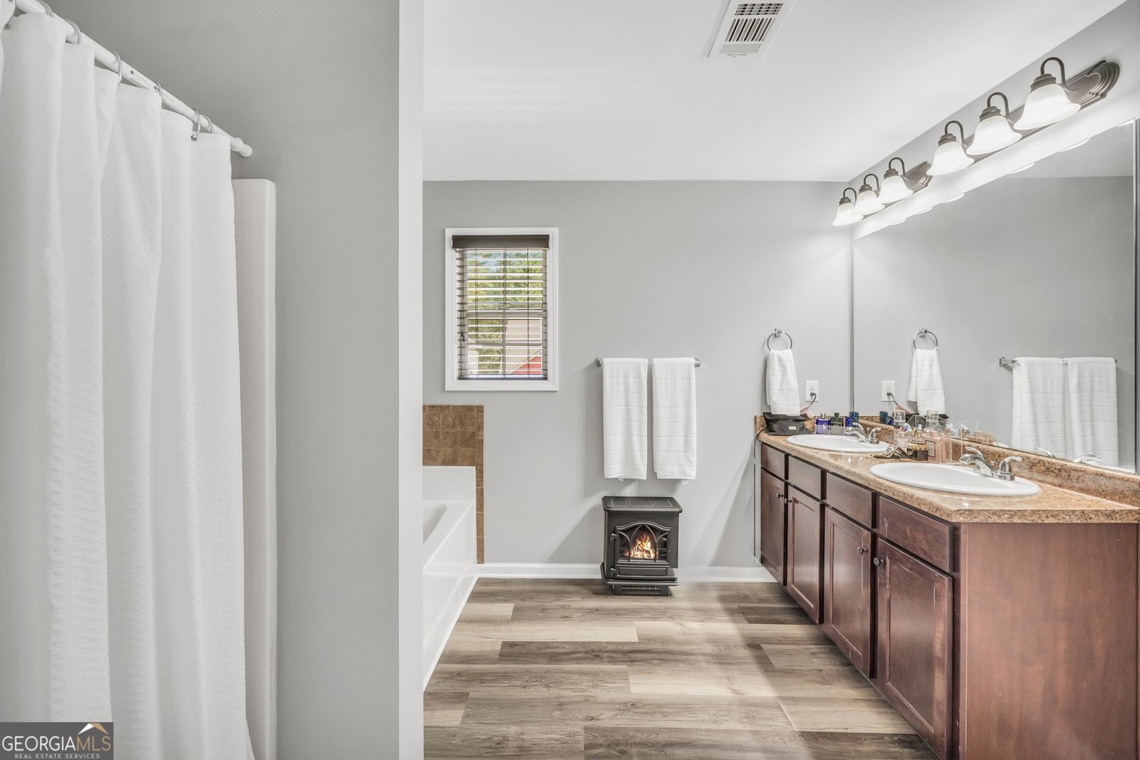136 Kennedy Boulevard Jackson - 25