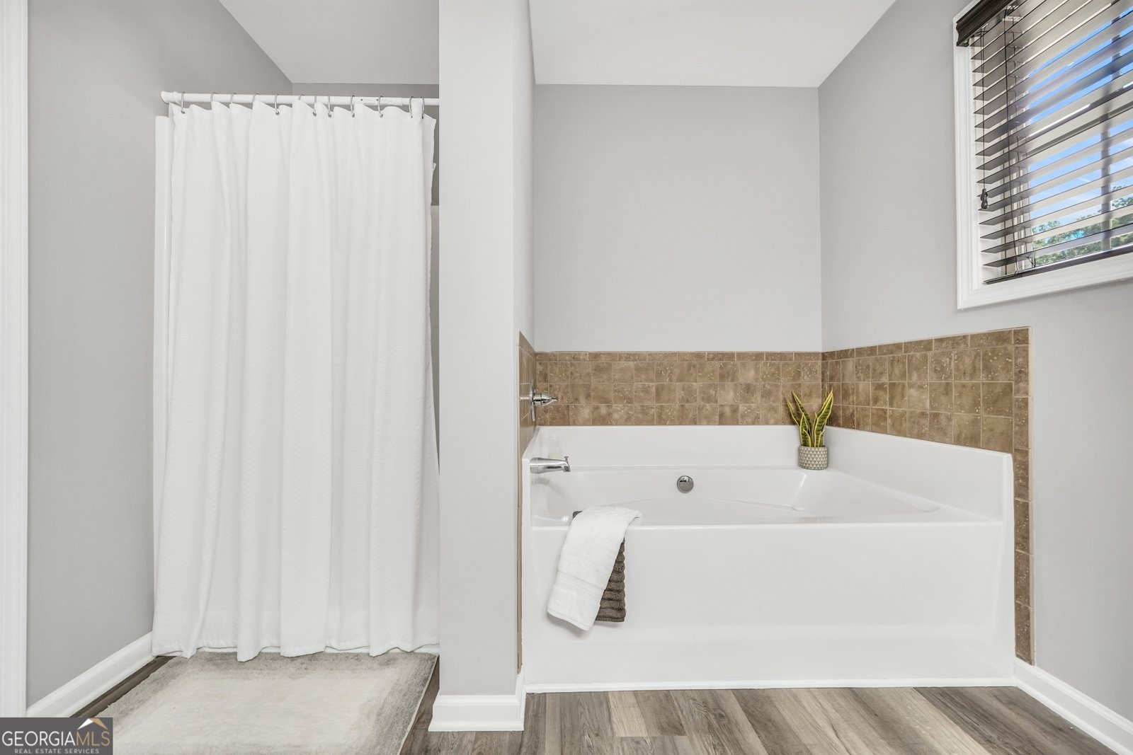 136 Kennedy Boulevard Jackson - 26