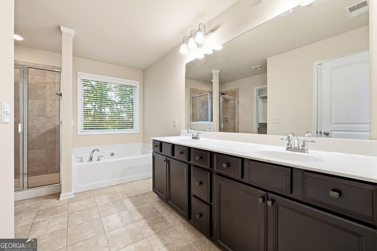 5875 WEDDINGTON Cumming - 18