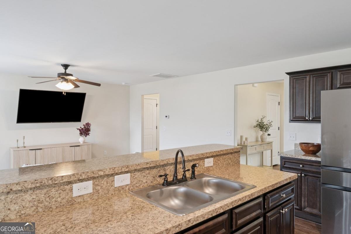 101 Black Pine Drive Springfield - 7