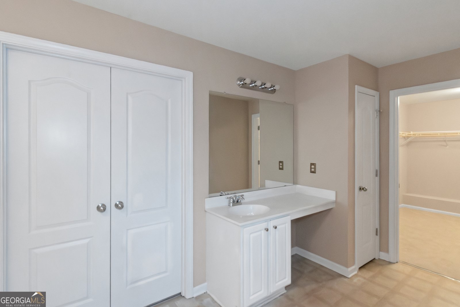 6177 Meadowwood Drive Morrow - 23