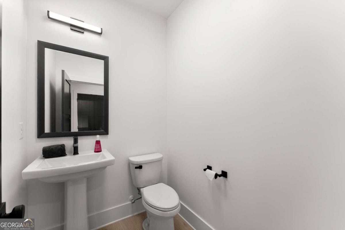 151 South Pointe Drive Hartwell - 12