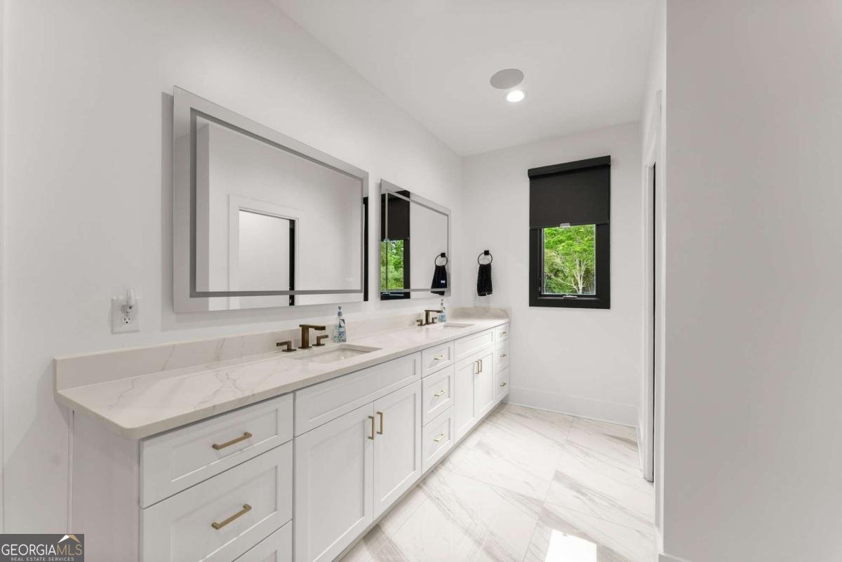 151 South Pointe Drive Hartwell - 18