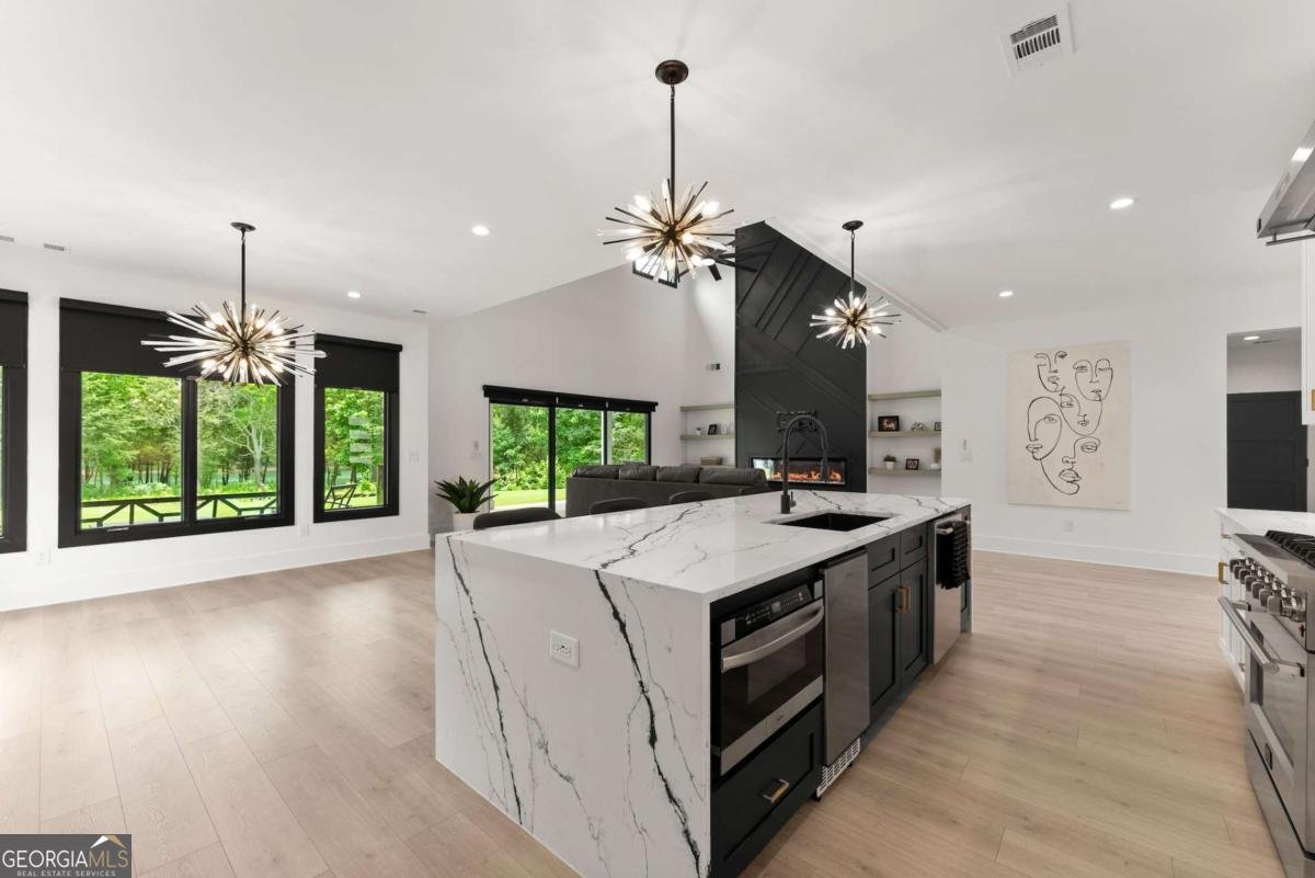 151 South Pointe Drive Hartwell - 38