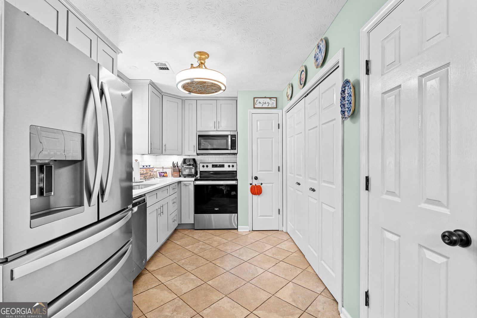 249 Reed Road West Point - 14