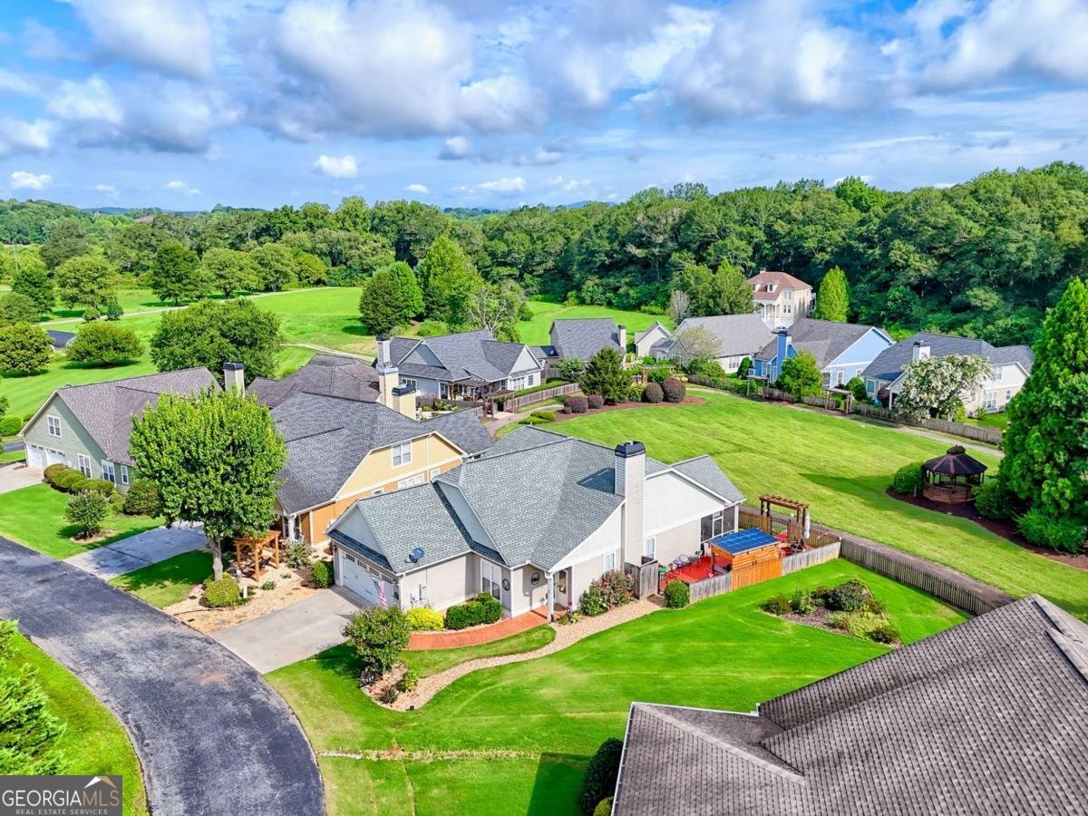 117 Village Green Way Clarkesville - 1
