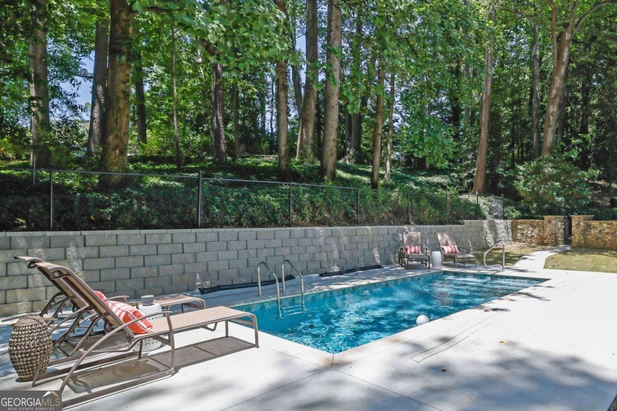 2858 Mornington Drive Atlanta - 2