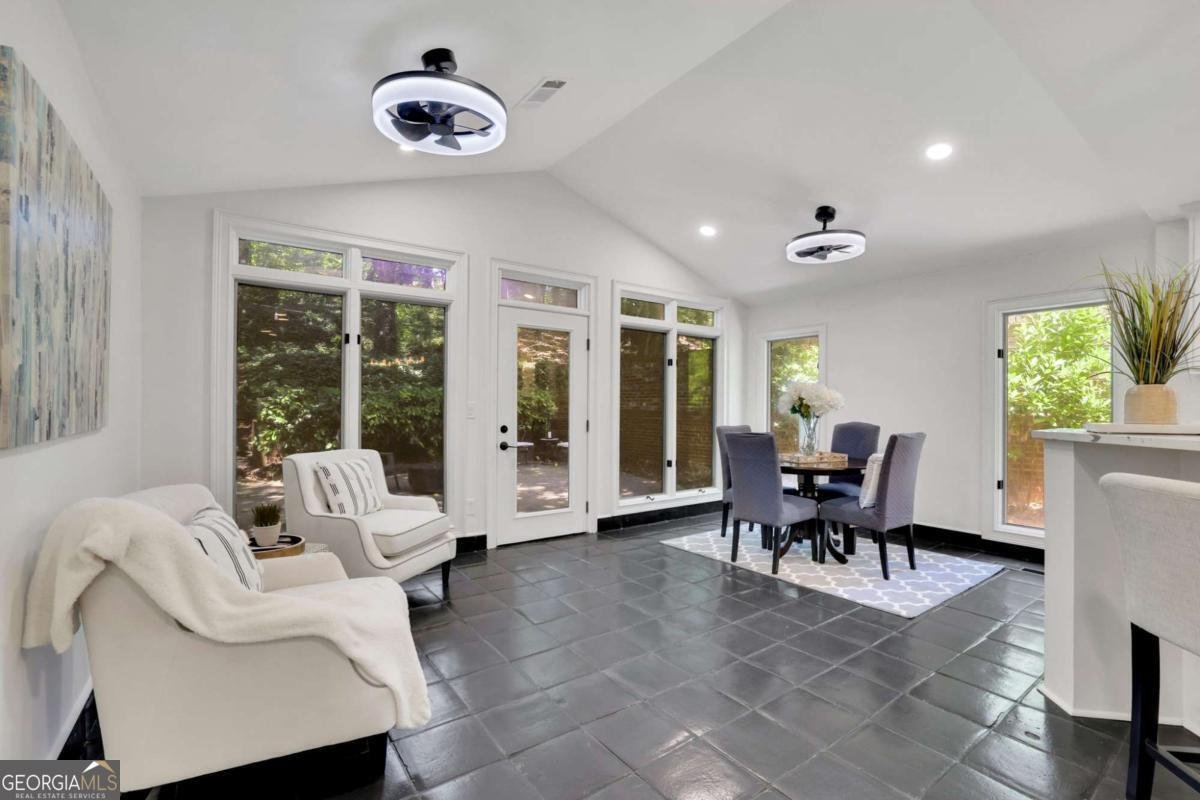 2858 Mornington Drive Atlanta - 23