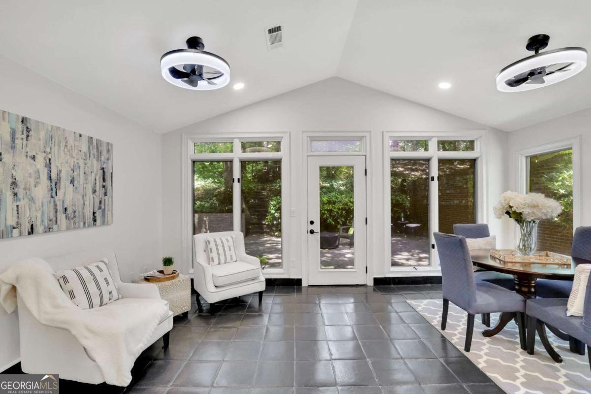2858 Mornington Drive Atlanta - 25