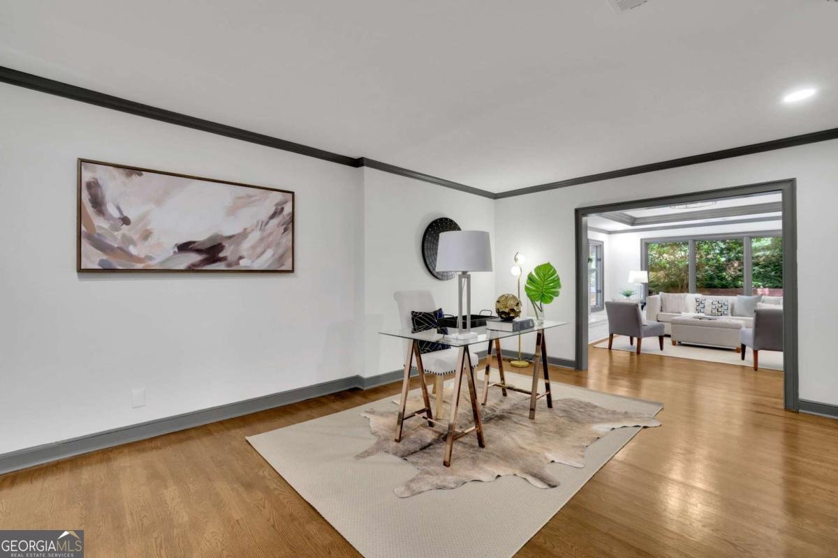2858 Mornington Drive Atlanta - 33