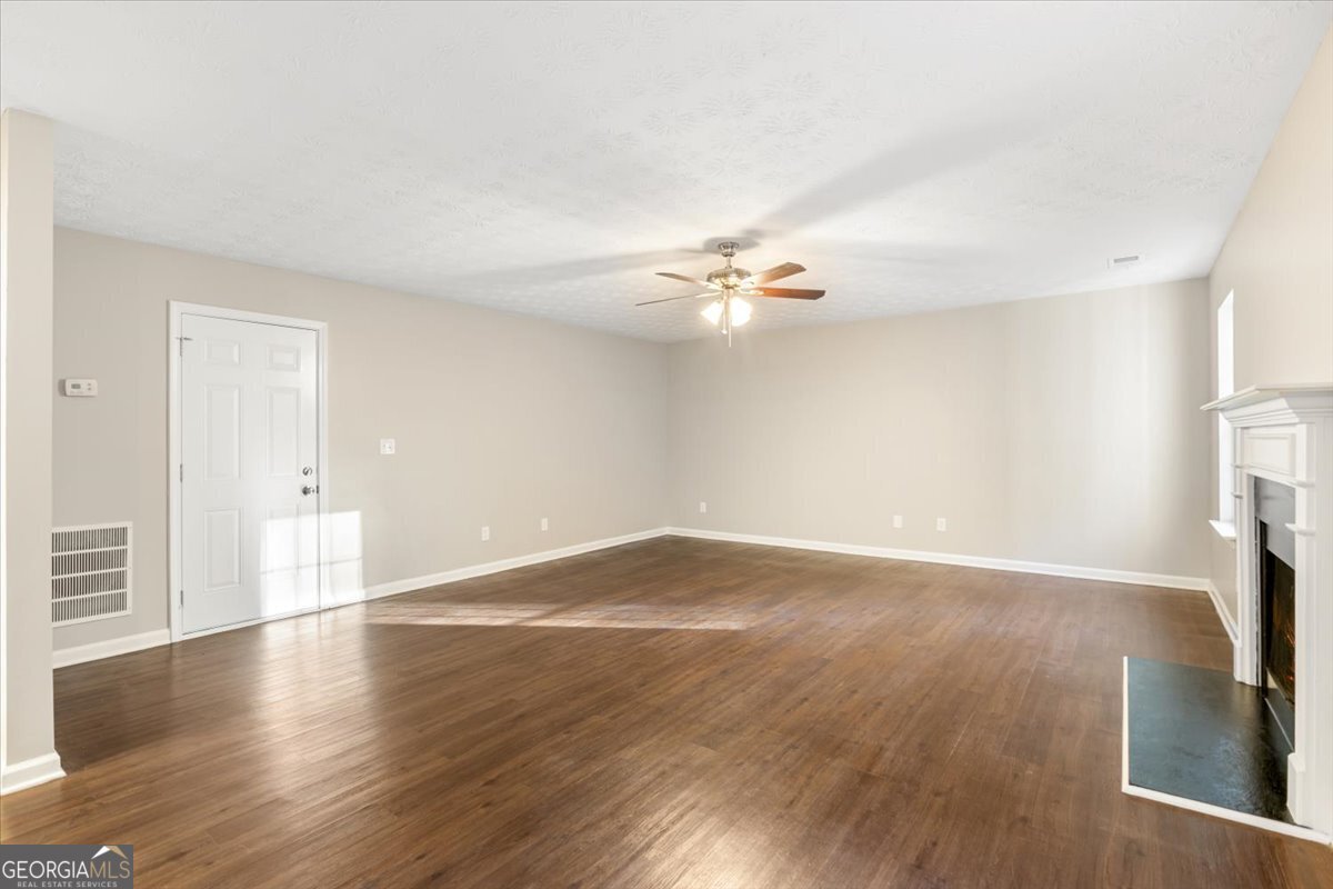 354 Cobblestone Court Hampton - 35