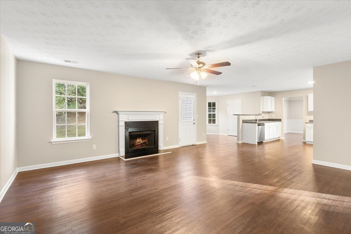354 Cobblestone Court Hampton - 8