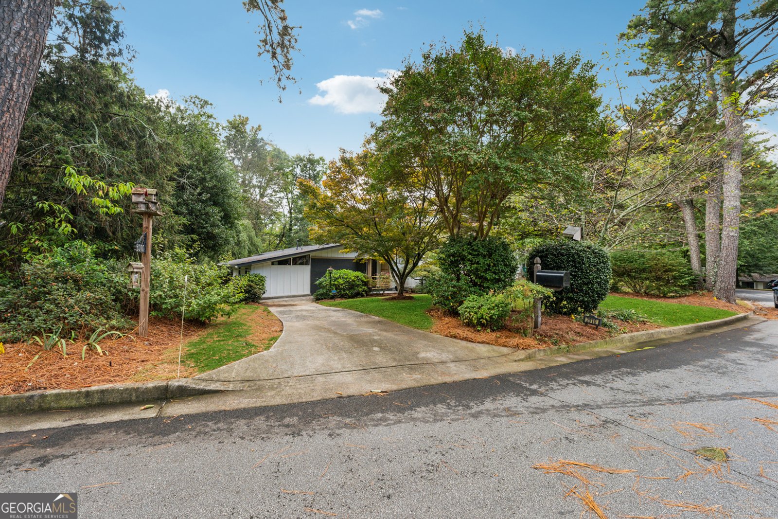 2010 Glenroy Drive Smyrna - 2