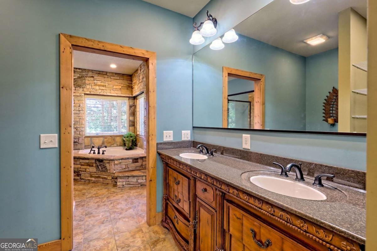 271 Burnt Ridge Road Blairsville - 37