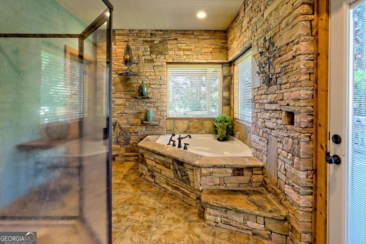 271 Burnt Ridge Road Blairsville - 38