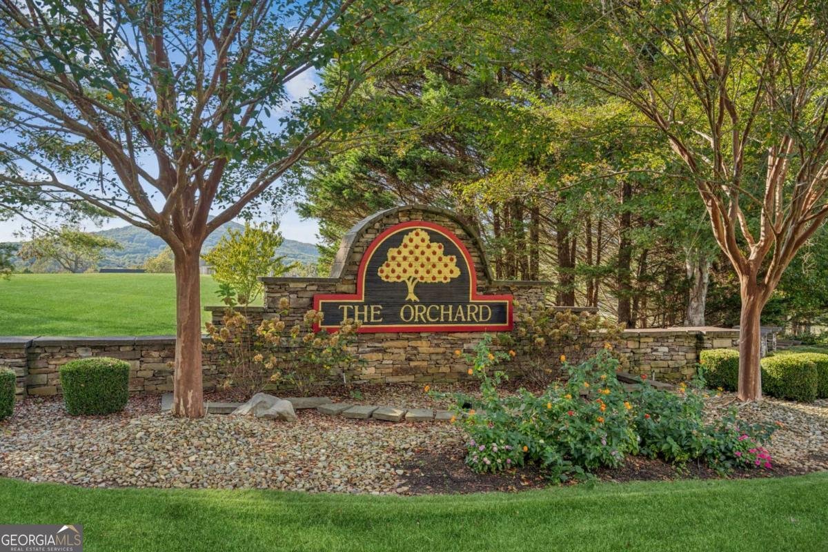 181 Granny Smith Circle Clarkesville - 72