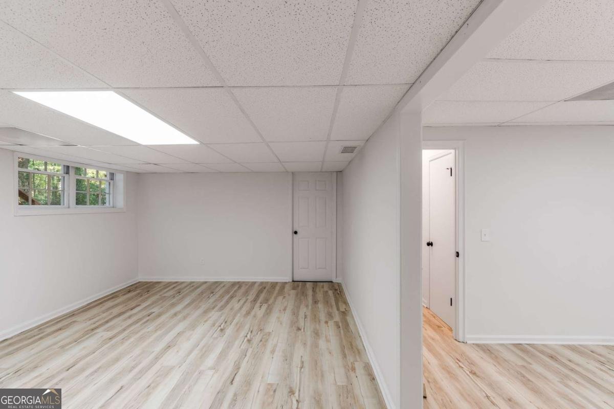 6883 Lakeshore Drive Douglasville - 6