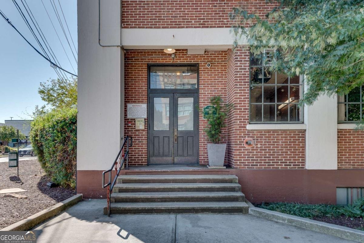 881 Memorial Drive Atlanta - 19