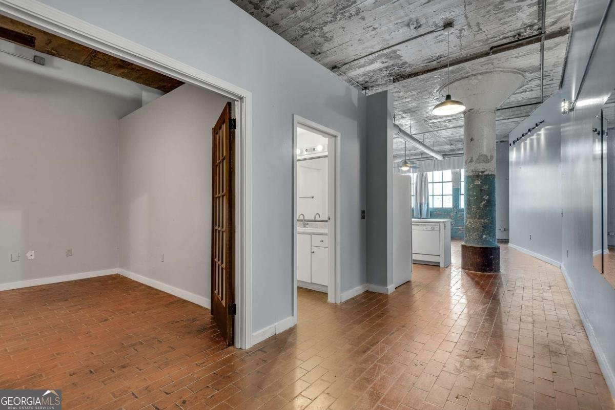 881 Memorial Drive Atlanta - 7