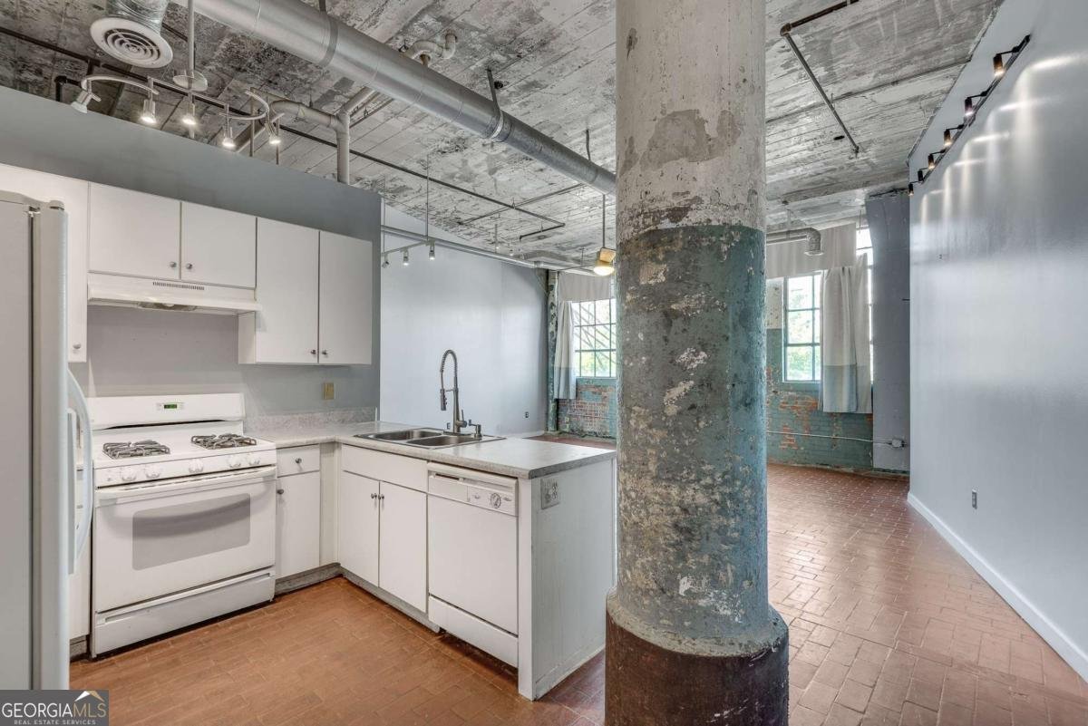 881 Memorial Drive Atlanta - 9