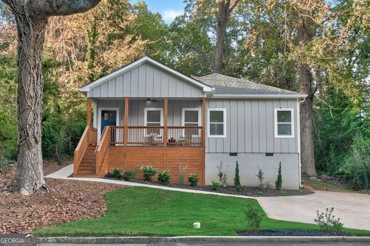 926 Avebury Drive East Point - 1