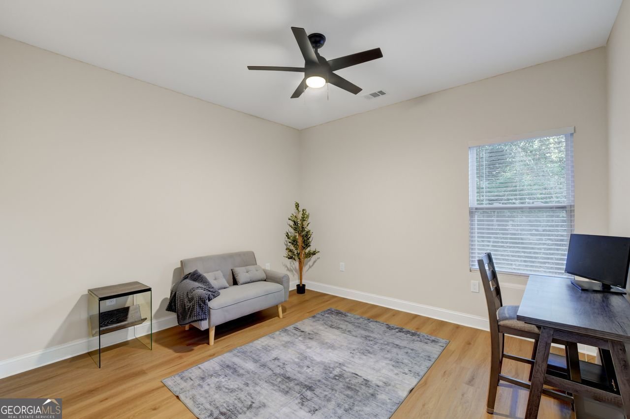 926 Avebury Drive East Point - 16