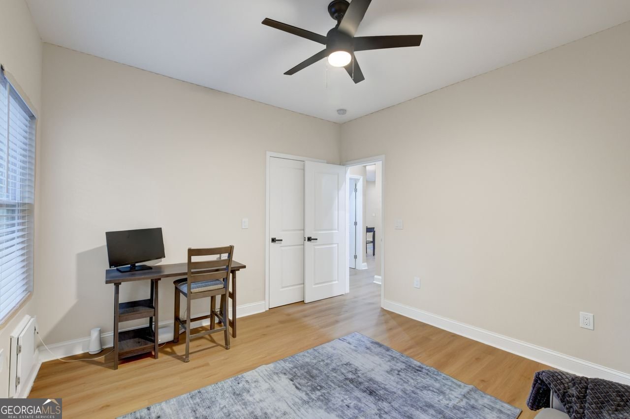 926 Avebury Drive East Point - 17