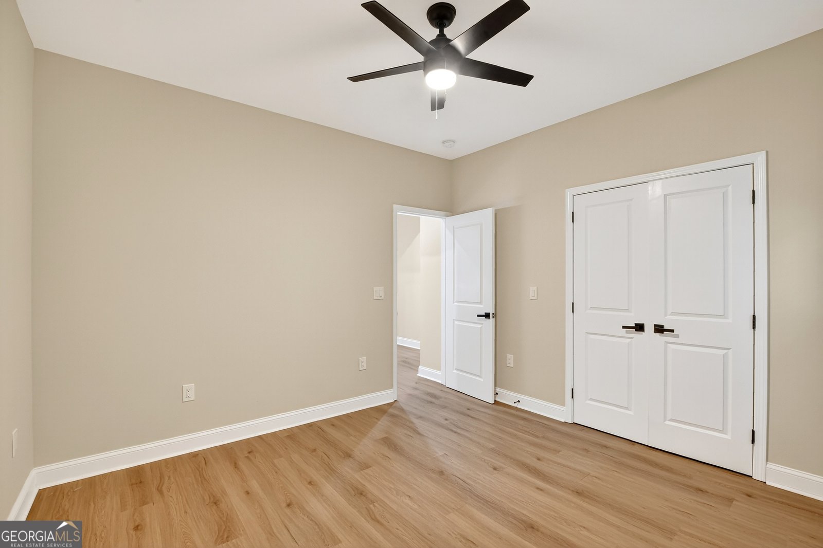 926 Avebury Drive East Point - 21