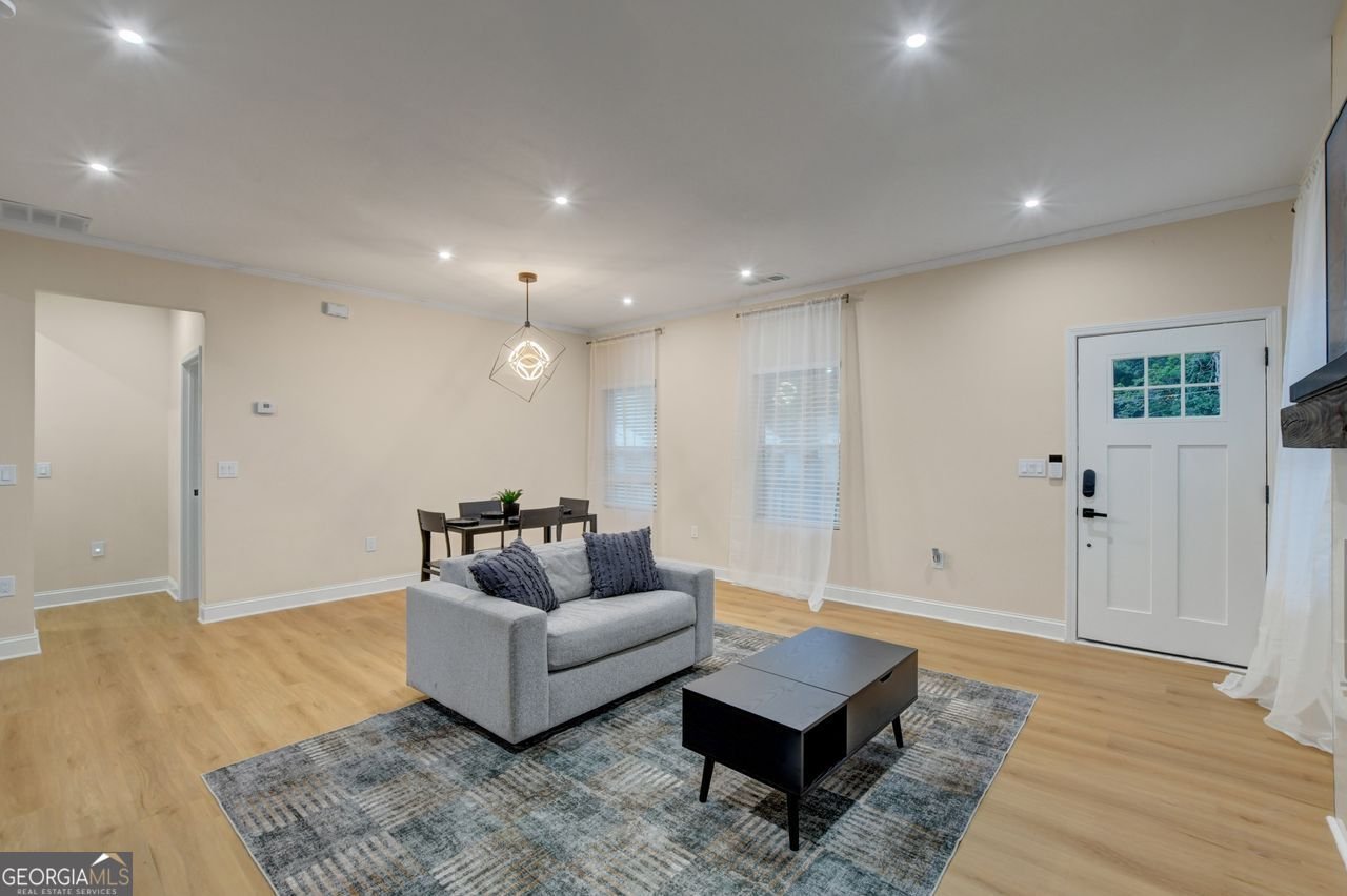 926 Avebury Drive East Point - 5