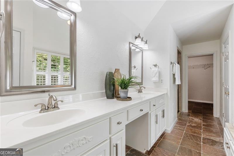 3310 Chartwell Boulevard Suwanee - 24