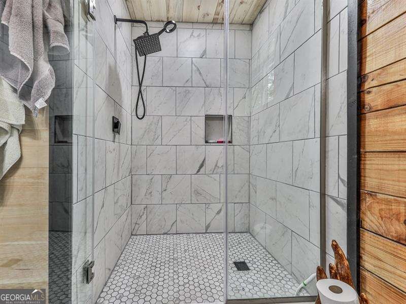 1166 Upper Sweetwater Trail White - 14