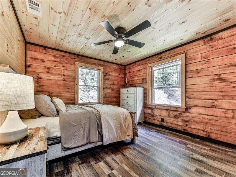 1166 Upper Sweetwater Trail White - 18