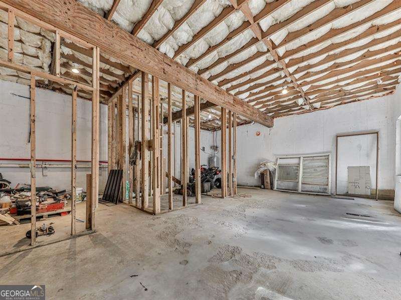 1166 Upper Sweetwater Trail White - 19