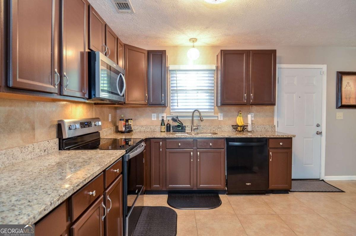 2381 Temple View Court Snellville - 17