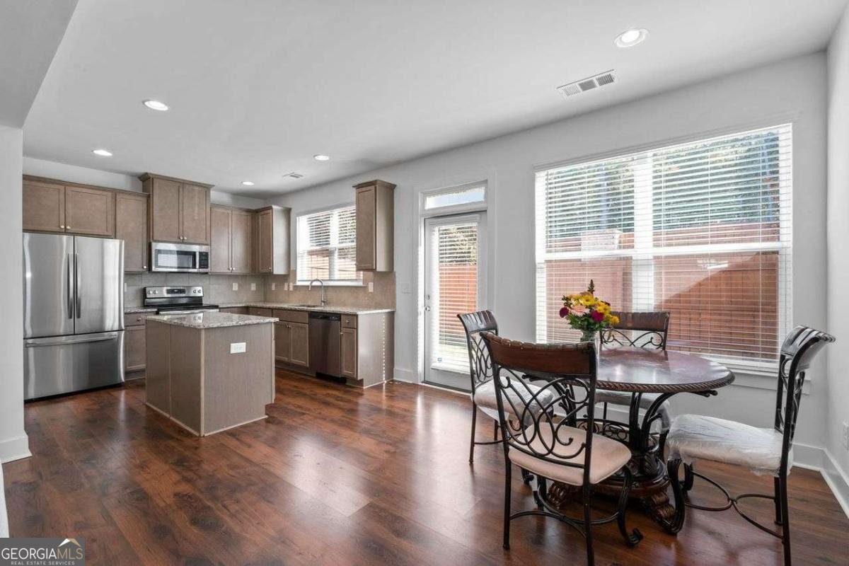 5317 RADFORD Loop Fairburn - 11