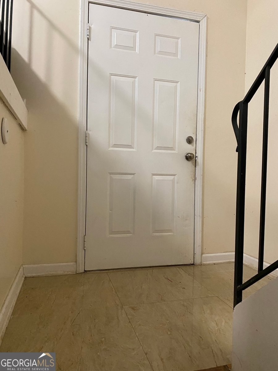 1025 Lynwood Place Forest Park - 2