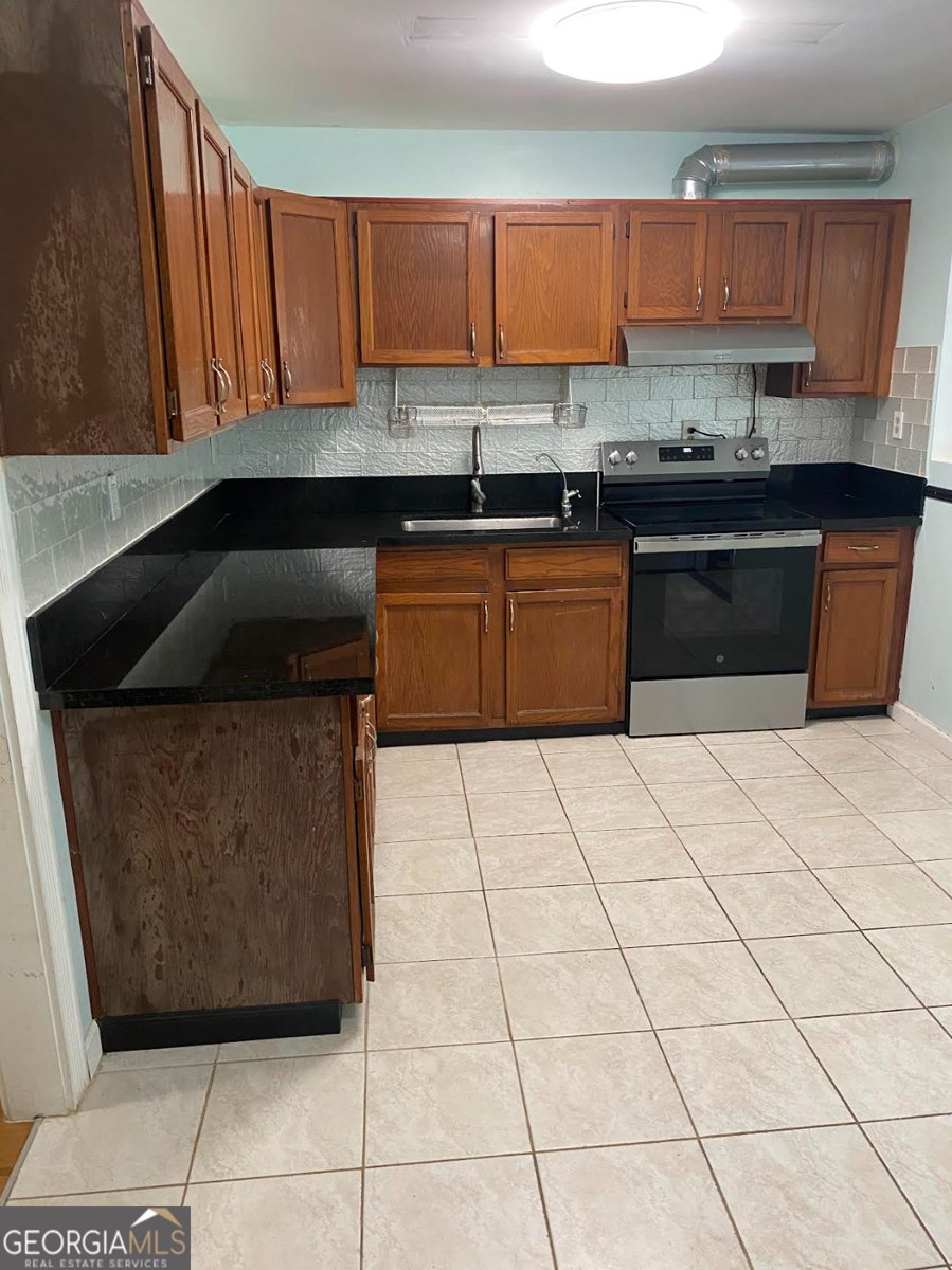 1025 Lynwood Place Forest Park - 26