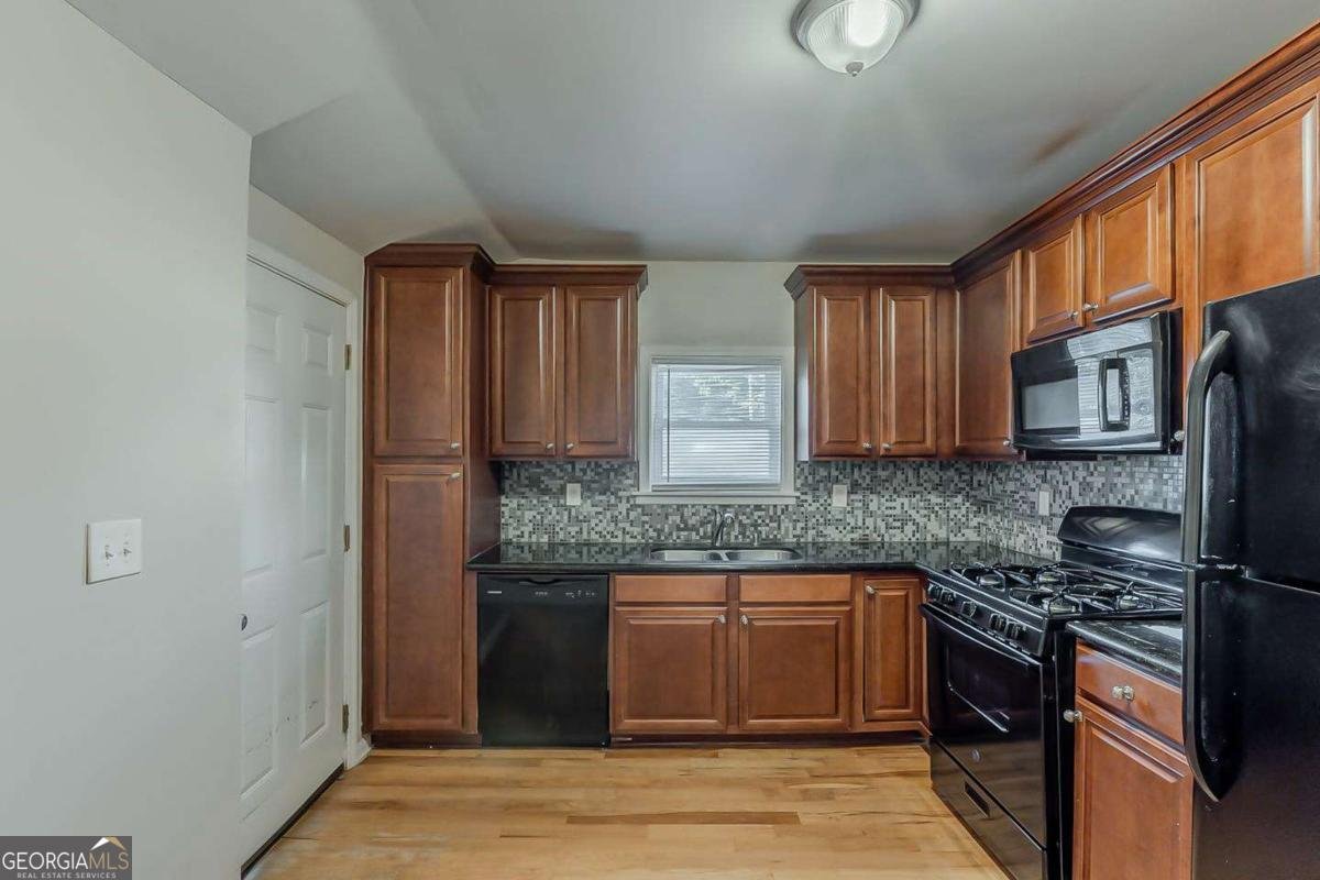 1566 Liberty Avenue Atlanta - 12