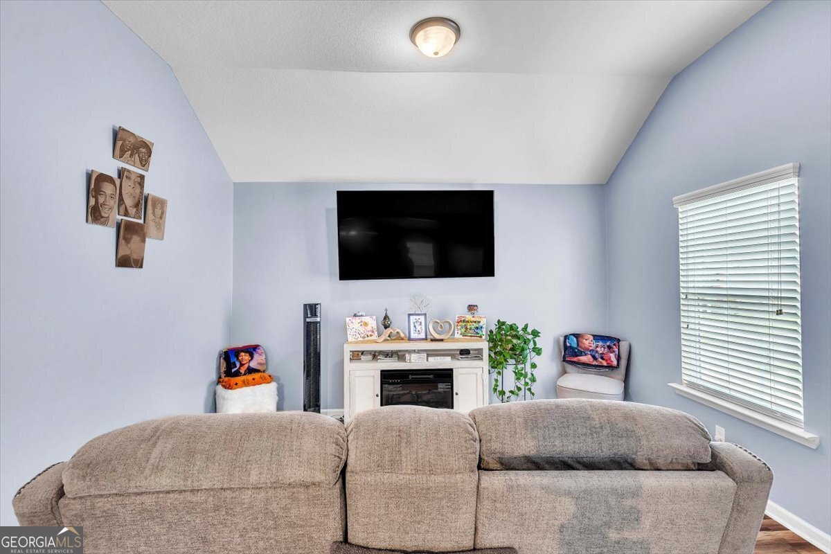 737 English Oak Drive Hinesville - 24