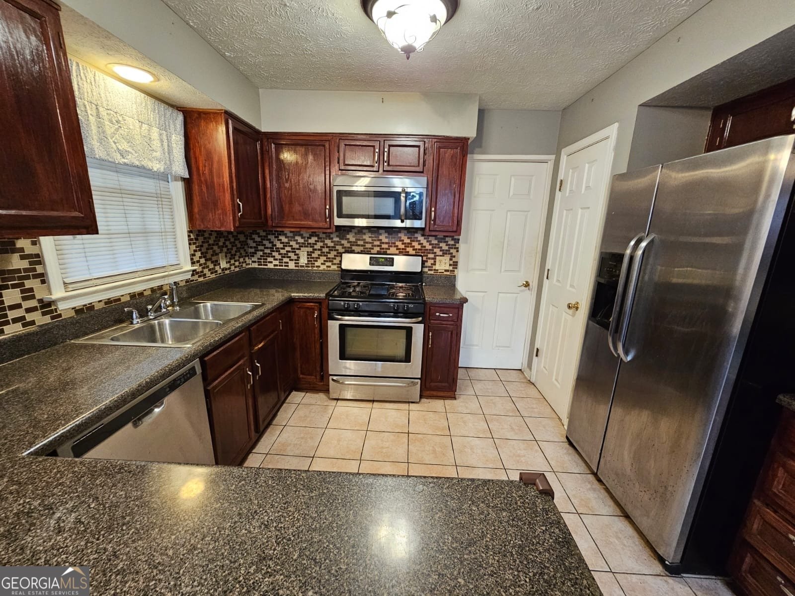 4933 Clubgreen Summit Stone Mountain - 2