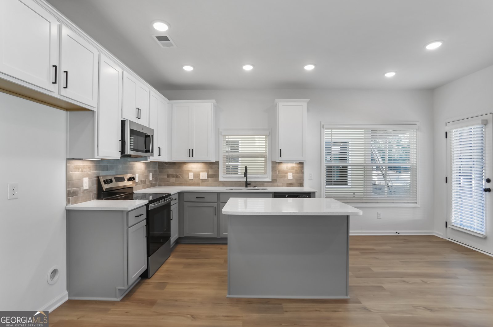 165 Jackson Heights Cleveland - 7