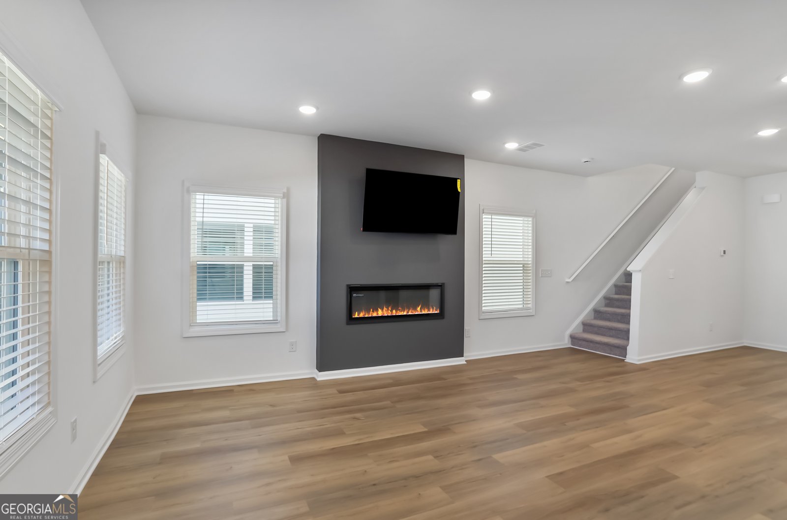 165 Jackson Heights Cleveland - 9