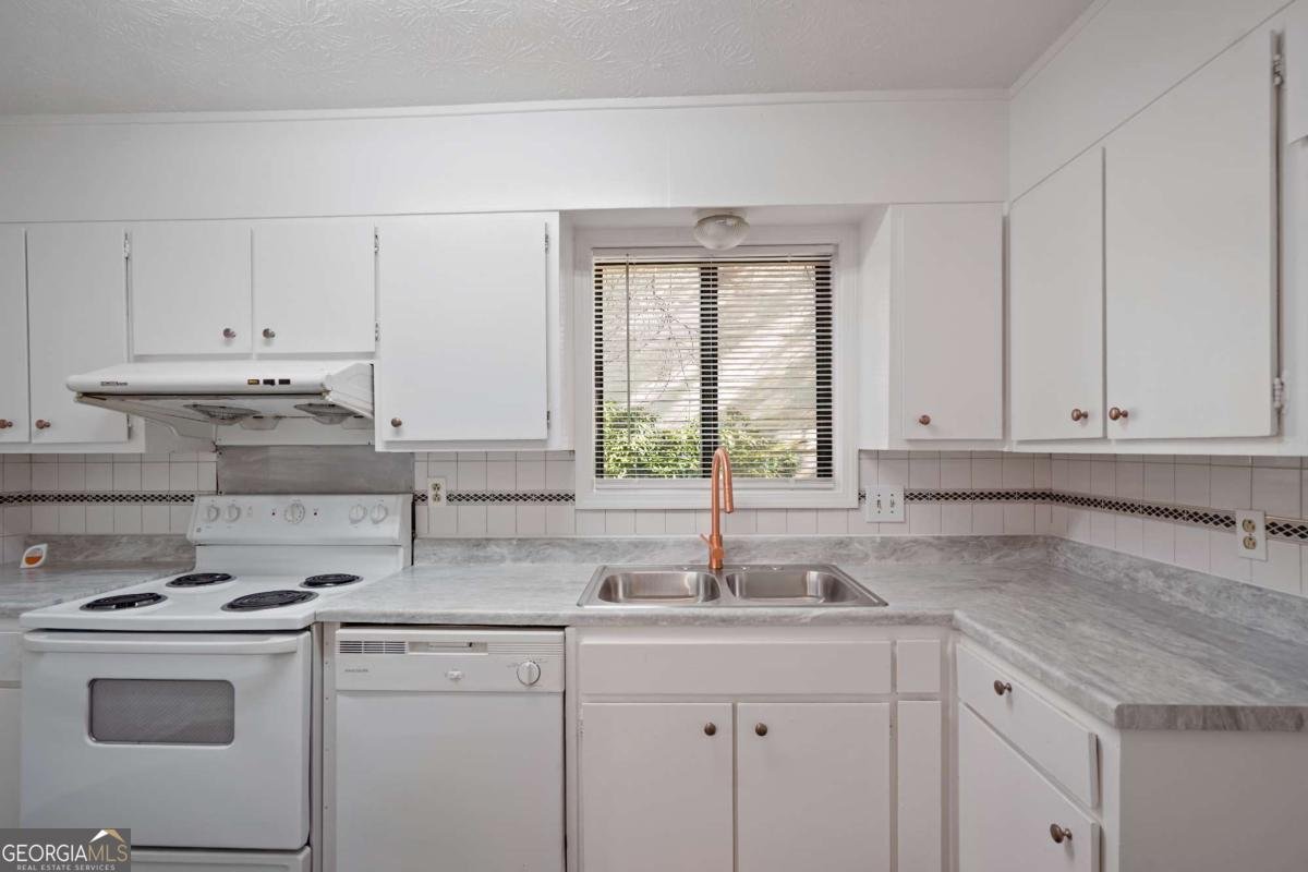 1596 Village Drive Norcross - 14