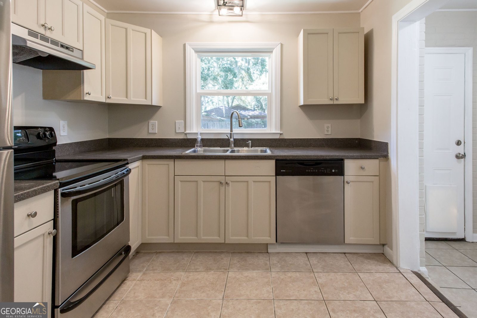 217 Norwich Street Brunswick - 11