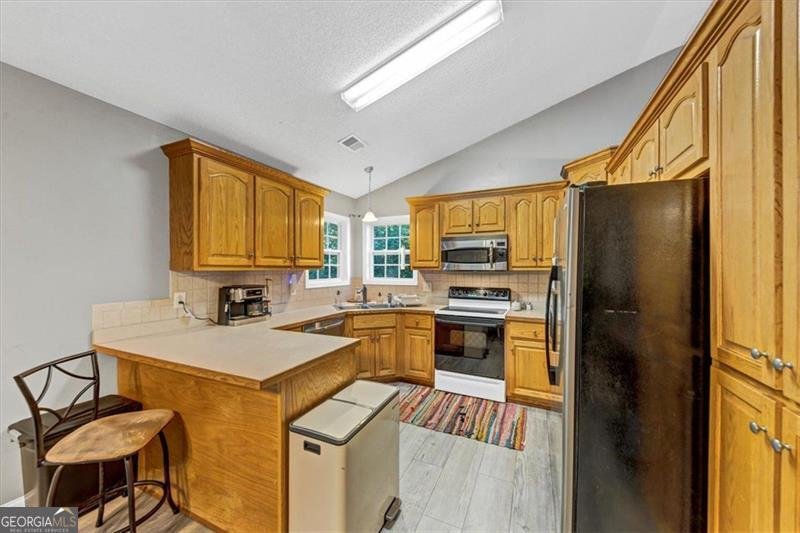 47 Wey Bridge Court White - 1