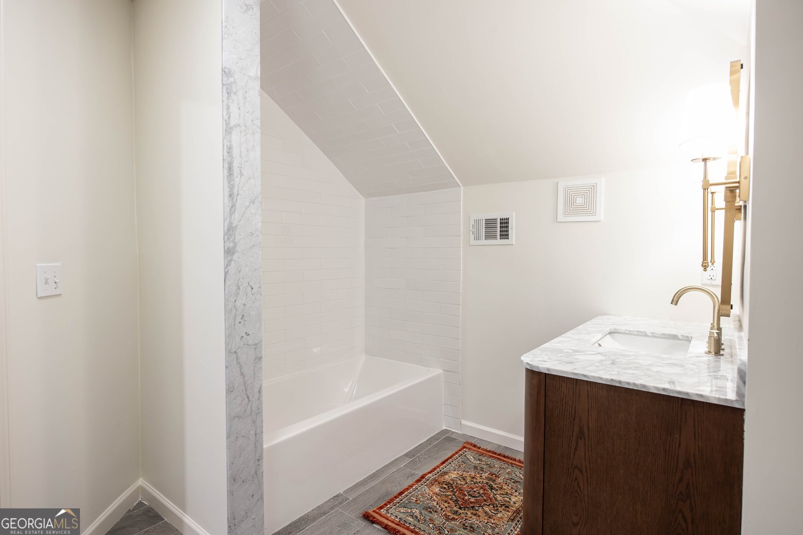 715 1st Avenue Columbus - 87